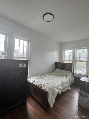 75 Willetts Avenue, New London, CT 06320