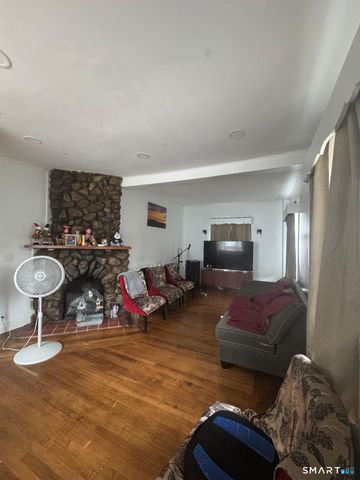 75 Willetts Avenue, New London, CT 06320