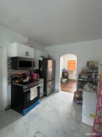 75 Willetts Avenue, New London, CT 06320