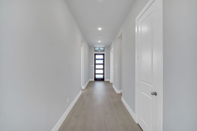 1026 Beaverbrook Lane, Desoto, TX 75115