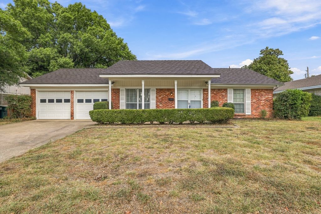 7259 Yolanda Drive, Fort Worth, TX 76112 — exterior