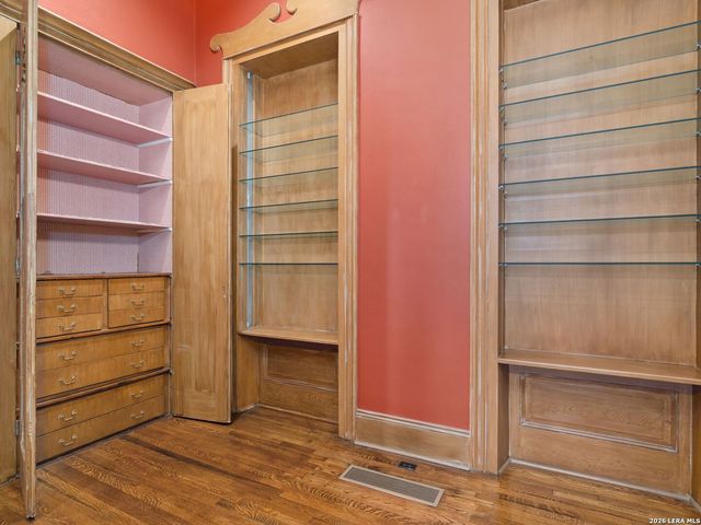 231 WASHINGTON, San Antonio, TX 78204