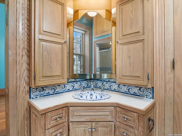 231 WASHINGTON, San Antonio, TX 78204