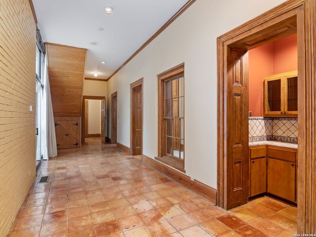 231 WASHINGTON, San Antonio, TX 78204