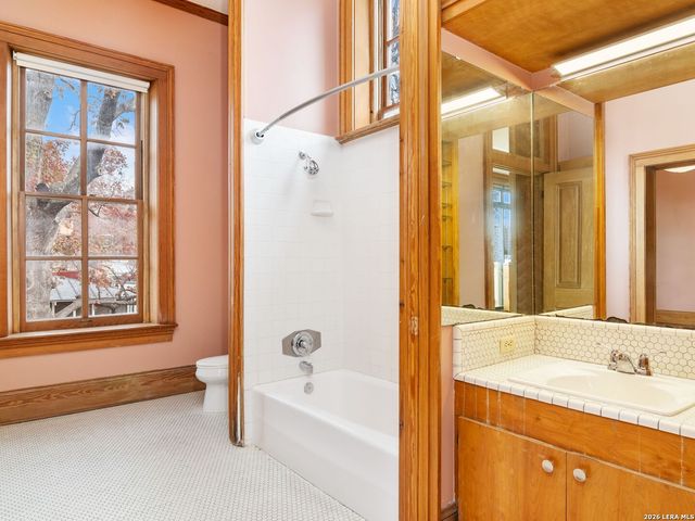 231 WASHINGTON, San Antonio, TX 78204