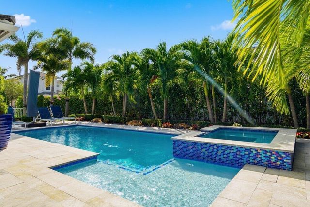 1592 BURSERA Terrace, Hollywood, FL 33021