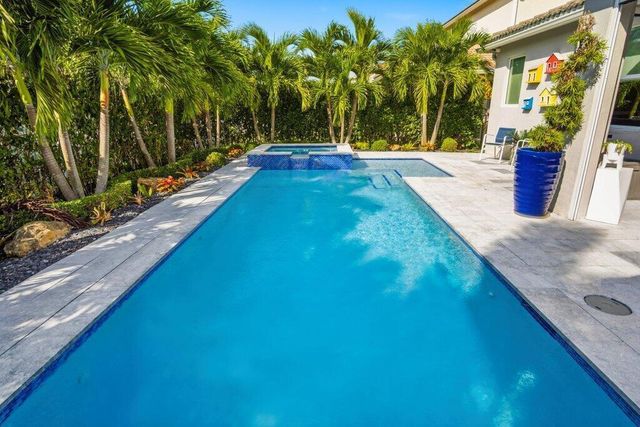 1592 BURSERA Terrace, Hollywood, FL 33021