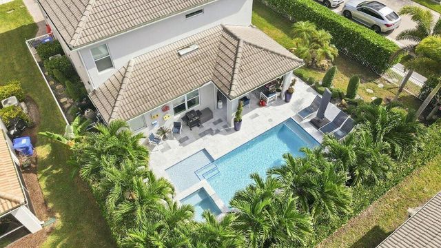 1592 BURSERA Terrace, Hollywood, FL 33021