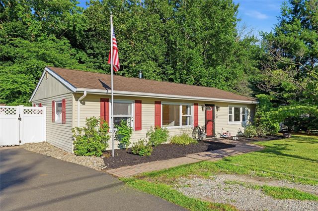 24 Lafayette Road, Tappan, NY 10983