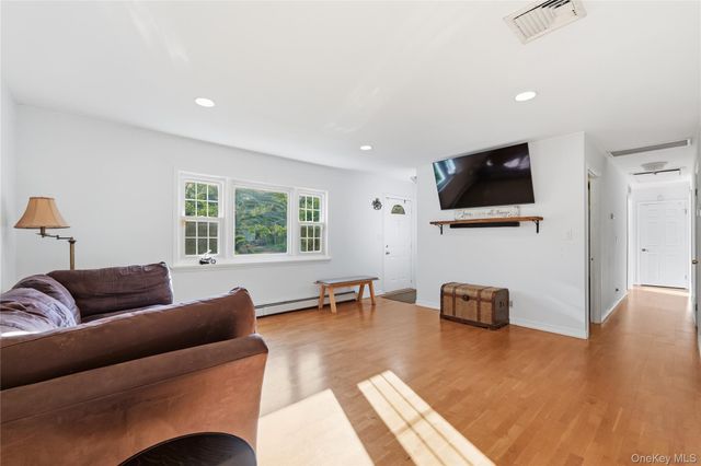 24 Lafayette Road, Tappan, NY 10983
