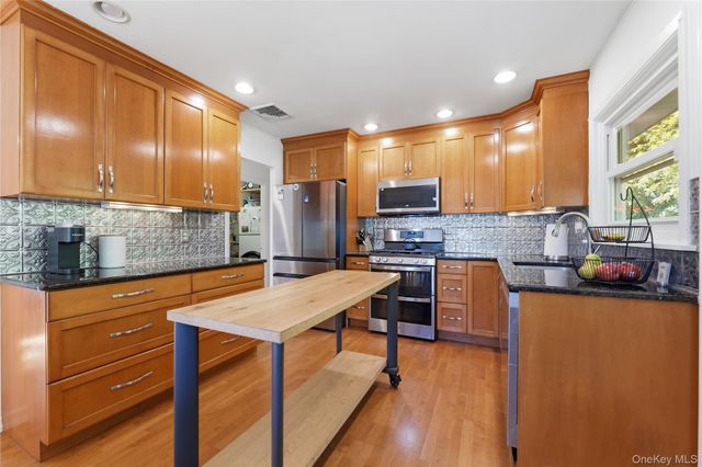 24 Lafayette Road, Tappan, NY 10983