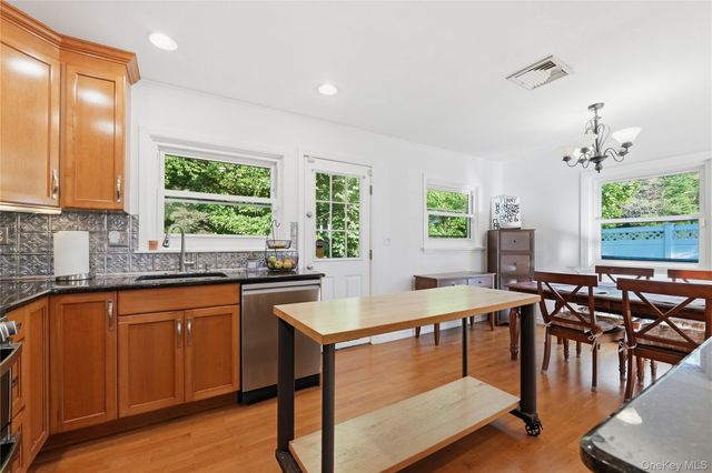 24 Lafayette Road, Tappan, NY 10983