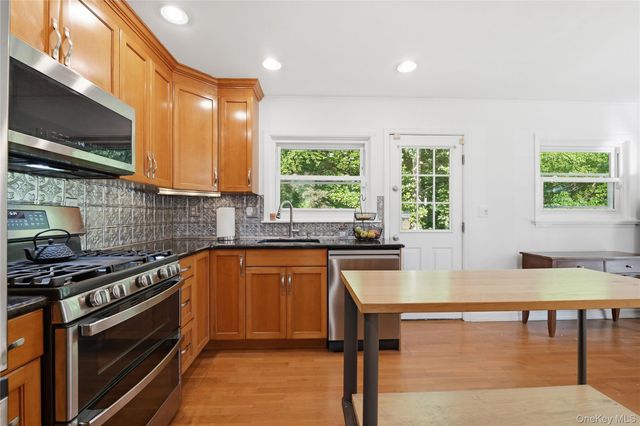 24 Lafayette Road, Tappan, NY 10983