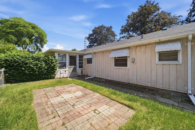 934 Pennsylvania Avenue, Aurora, IL 60506