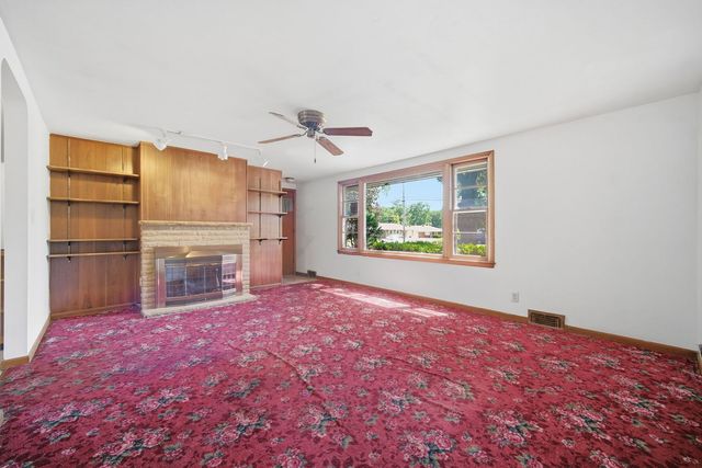 934 Pennsylvania Avenue, Aurora, IL 60506