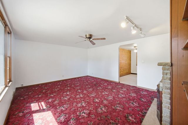 934 Pennsylvania Avenue, Aurora, IL 60506
