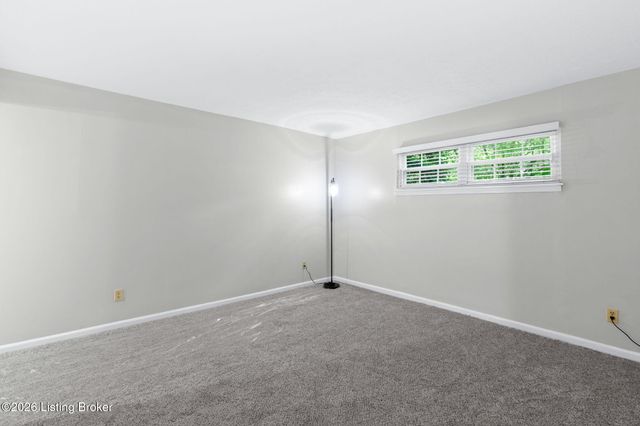 2300 Dundee Rd APT 6, Louisville, KY 40205