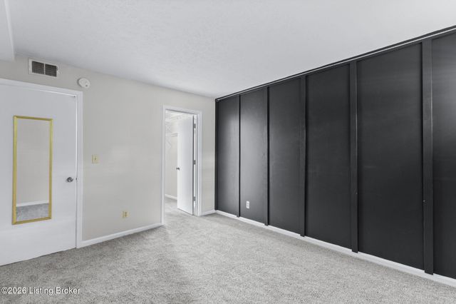 2300 Dundee Rd APT 6, Louisville, KY 40205