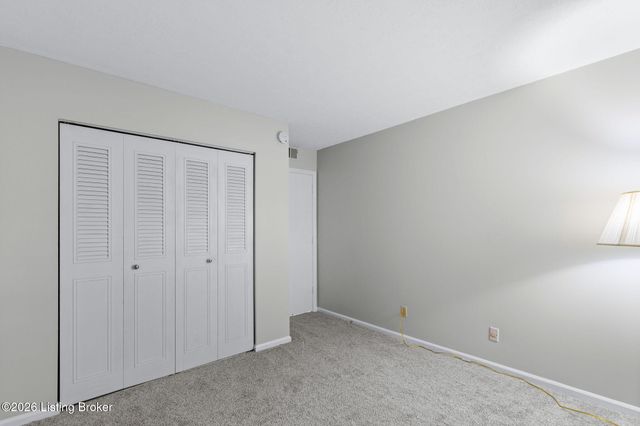 2300 Dundee Rd APT 6, Louisville, KY 40205