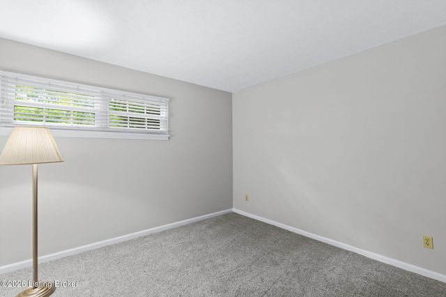 2300 Dundee Rd APT 6, Louisville, KY 40205