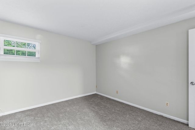 2300 Dundee Rd APT 6, Louisville, KY 40205