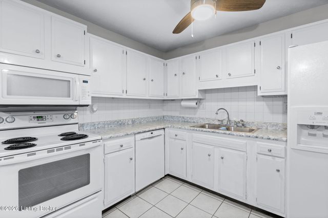 2300 Dundee Rd APT 6, Louisville, KY 40205