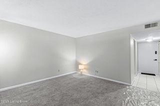 2300 Dundee Rd APT 6, Louisville, KY 40205