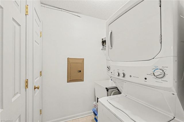 125 James Road, High Point, NC 27265