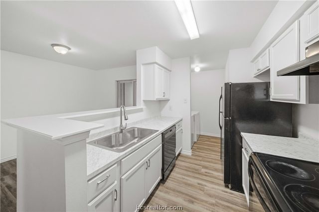 2800 Longmire Drive 28, College Station, TX 77845
