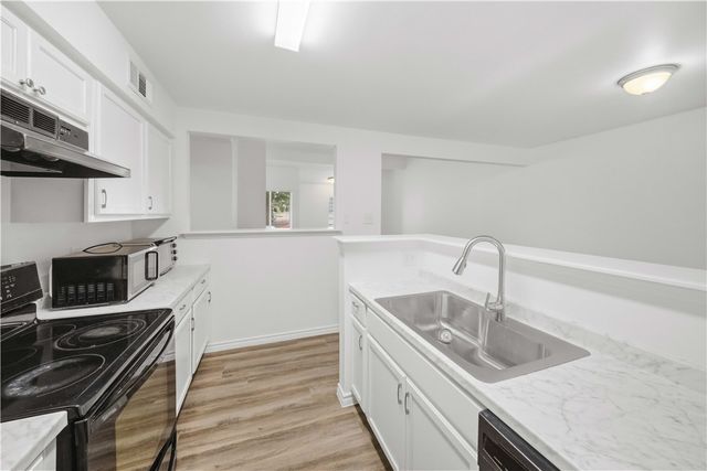 2800 Longmire Drive 28, College Station, TX 77845