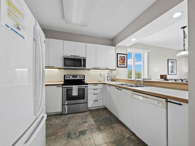 657 CEDARS COURT, Longboat Key, FL 34228