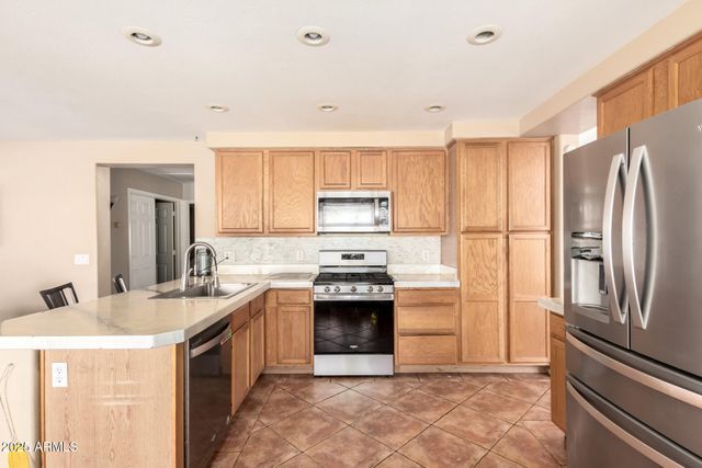 4604 E SUMMERHAVEN Drive, Phoenix, AZ 85044