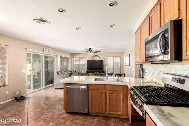 4604 E SUMMERHAVEN Drive, Phoenix, AZ 85044