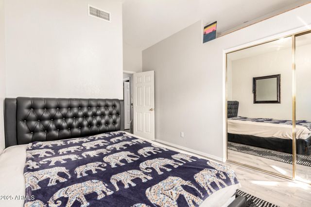 4604 E SUMMERHAVEN Drive, Phoenix, AZ 85044