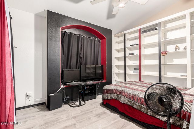 4604 E SUMMERHAVEN Drive, Phoenix, AZ 85044