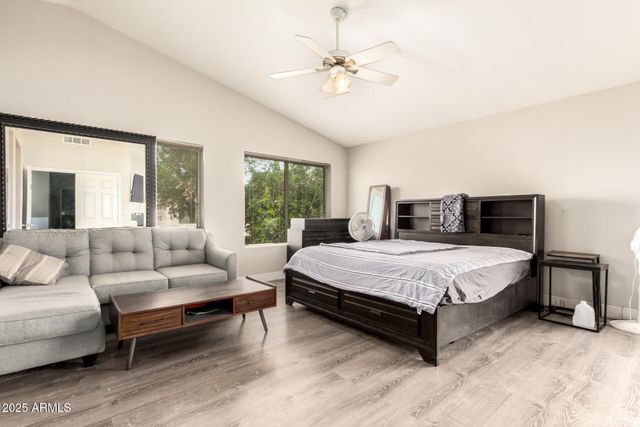 4604 E SUMMERHAVEN Drive, Phoenix, AZ 85044