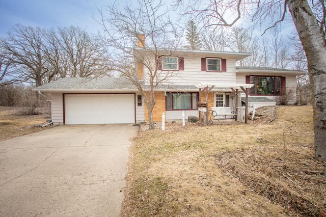 1807 N Mckay Avenue NE, Alexandria, MN 56308