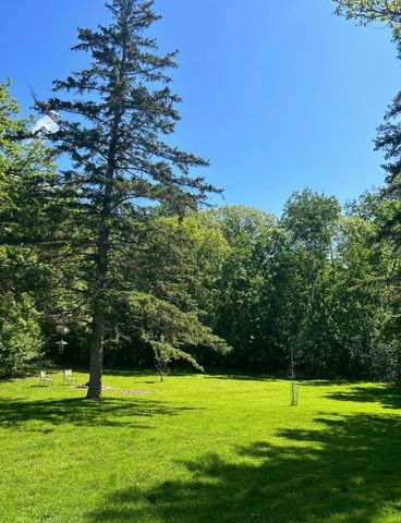 1807 N Mckay Avenue NE, Alexandria, MN 56308