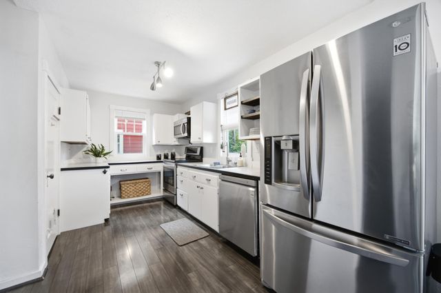 724 11th Avenue N, Fargo, ND 58102