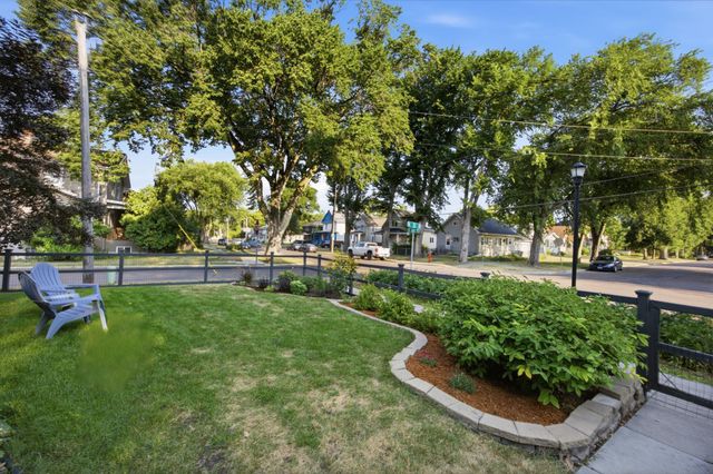 724 11th Avenue N, Fargo, ND 58102