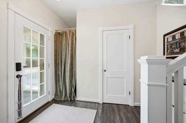 724 11th Avenue N, Fargo, ND 58102