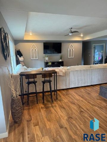 1501 Sawgrass Ave Avenue, Mitchell, SD 57301