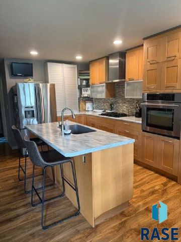 1501 Sawgrass Ave Avenue, Mitchell, SD 57301