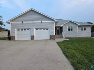 1501 Sawgrass Ave Avenue, Mitchell, SD 57301