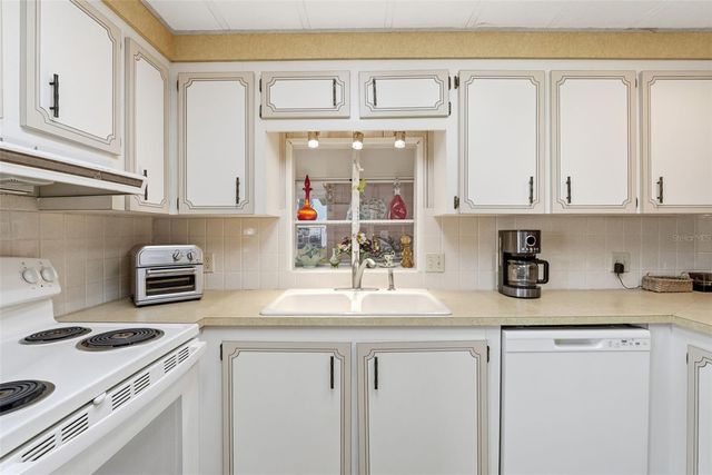 520 IMPERIAL DRIVE, North Port, FL 34287