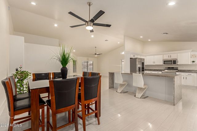 12465 N 67TH Drive, Peoria, AZ 85381