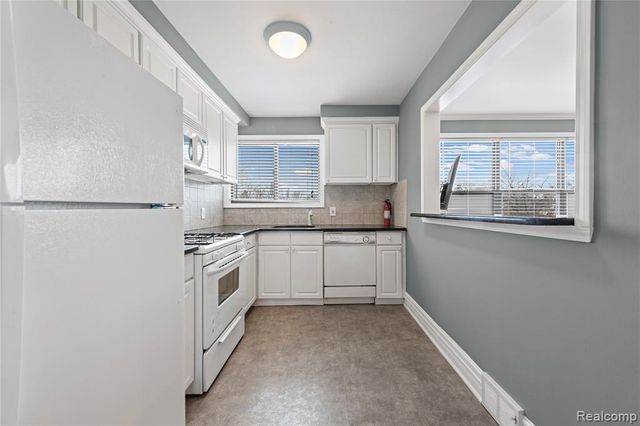 25777 Woodward Avenue 204, Royal Oak, MI 48067