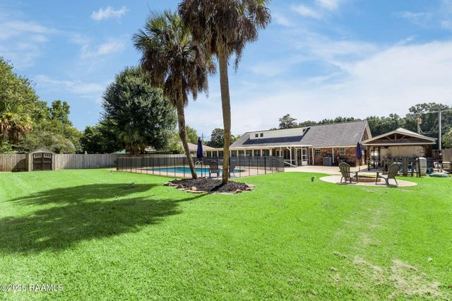 218 S Larriviere Road, Youngsville, LA 70592