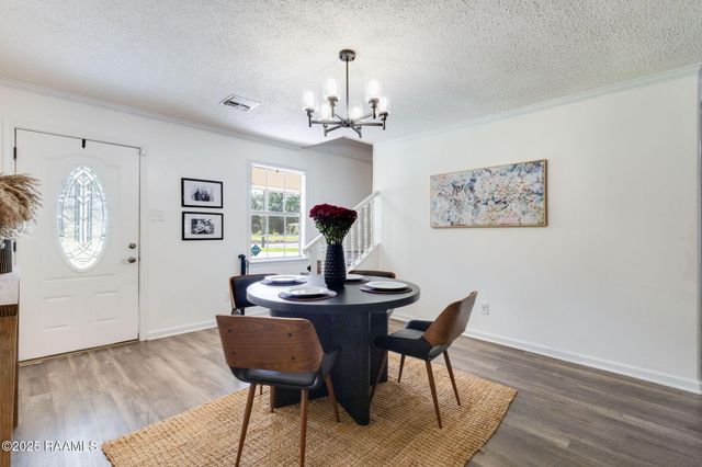 218 S Larriviere Road, Youngsville, LA 70592