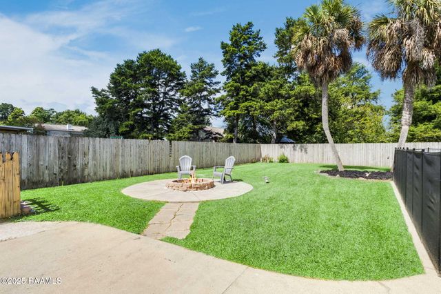 218 S Larriviere Road, Youngsville, LA 70592